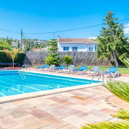 Villa Sleeps 8 Pool Wifi *