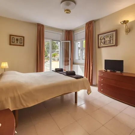 Sleeps 8 Pool Wifi * Lloret de Mar