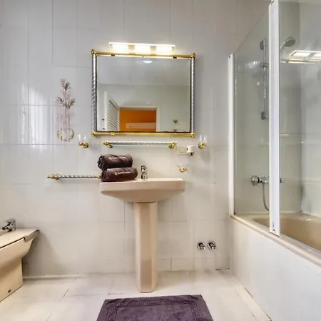 Sleeps 8 Pool Wifi Villa Lloret de Mar